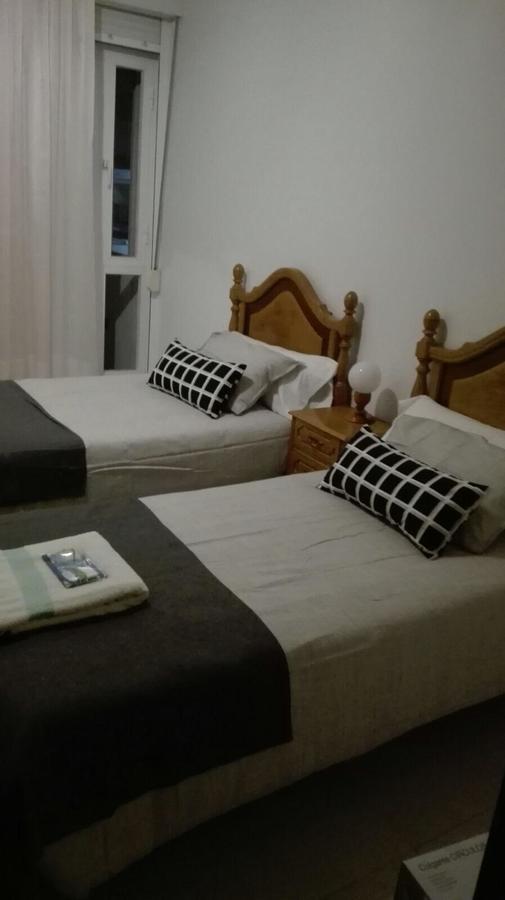 Apartamentos Loyo Portomarin Bagian luar foto